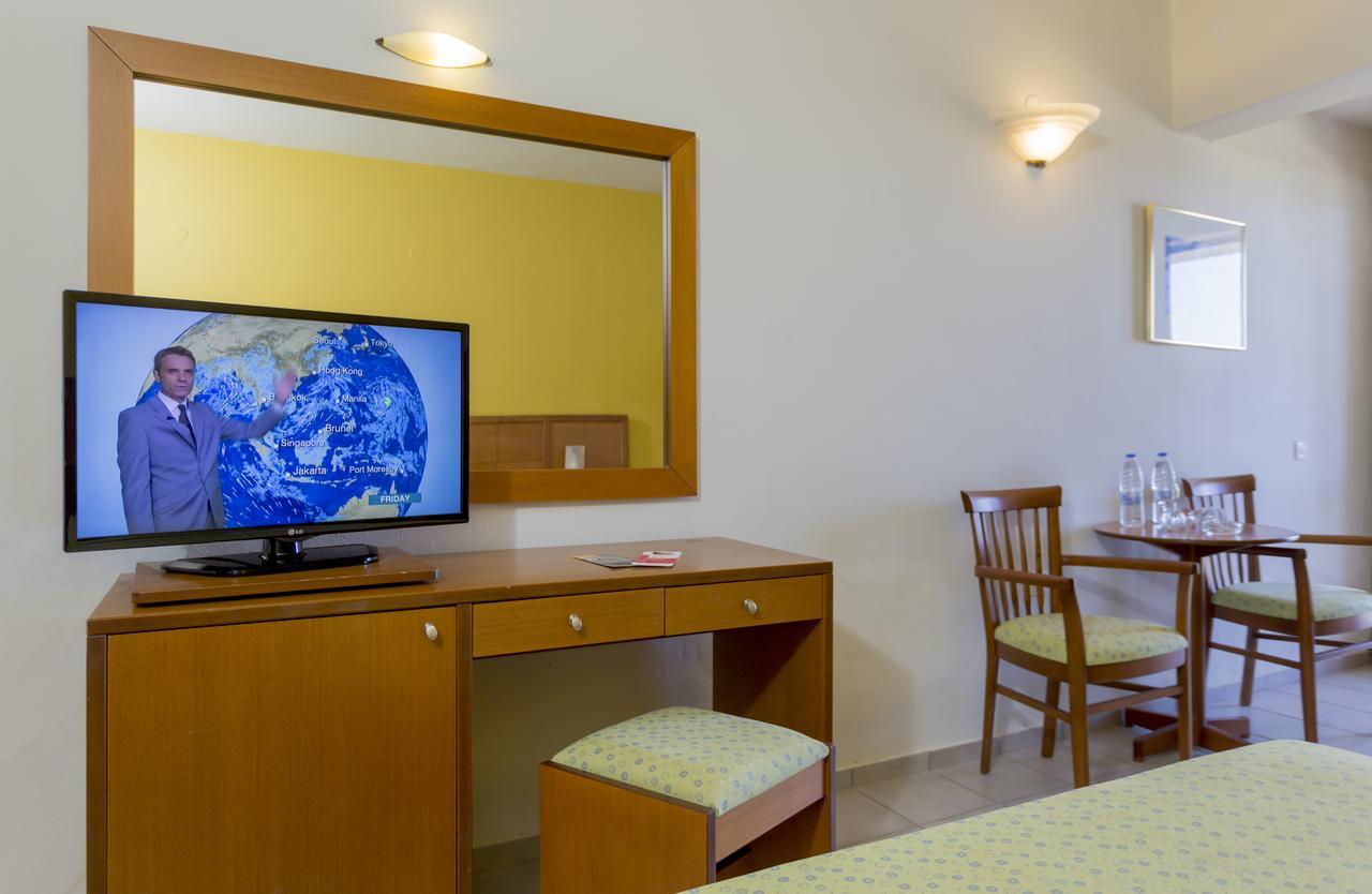 Doppel-/Zweibettzimmer mit seitlichem Meerblick
