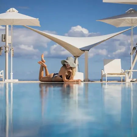 Akrogiali Beach Hotel Apartments-2